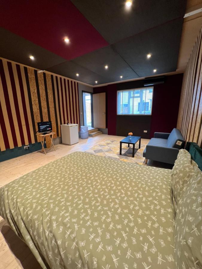 Newly Built Large Garden Ensuite Guest Studio Borehamwood Zewnętrze zdjęcie