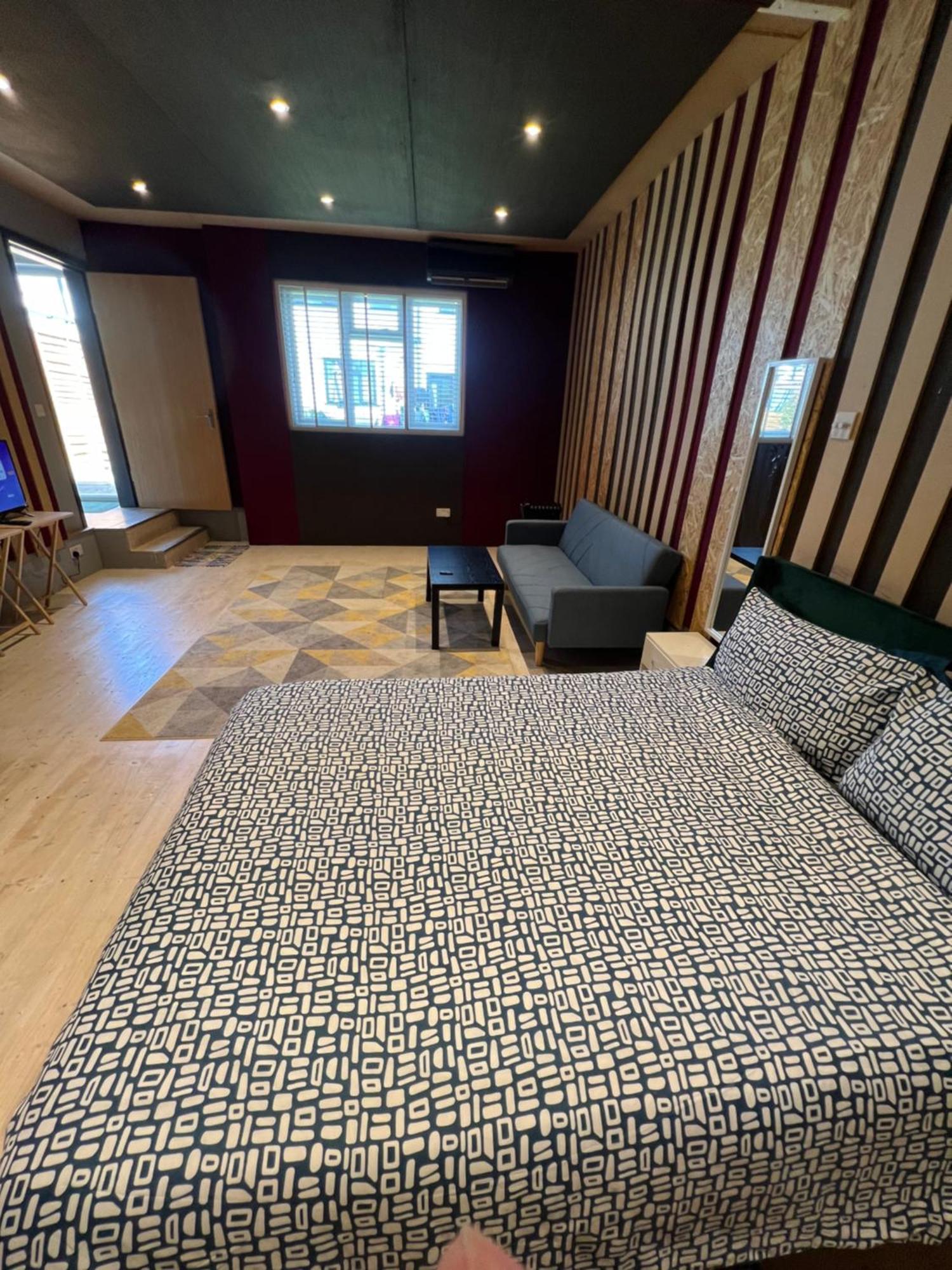 Newly Built Large Garden Ensuite Guest Studio Borehamwood Zewnętrze zdjęcie